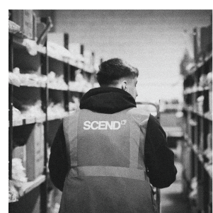 eCommerce Fulfilment: Lady holding bags